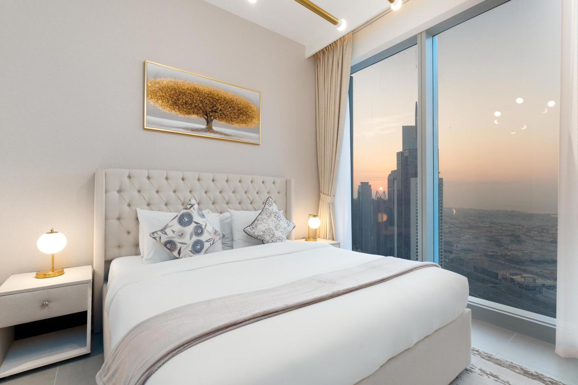 Ultimate / 2 Bedrooms / Sea Views / Downtown