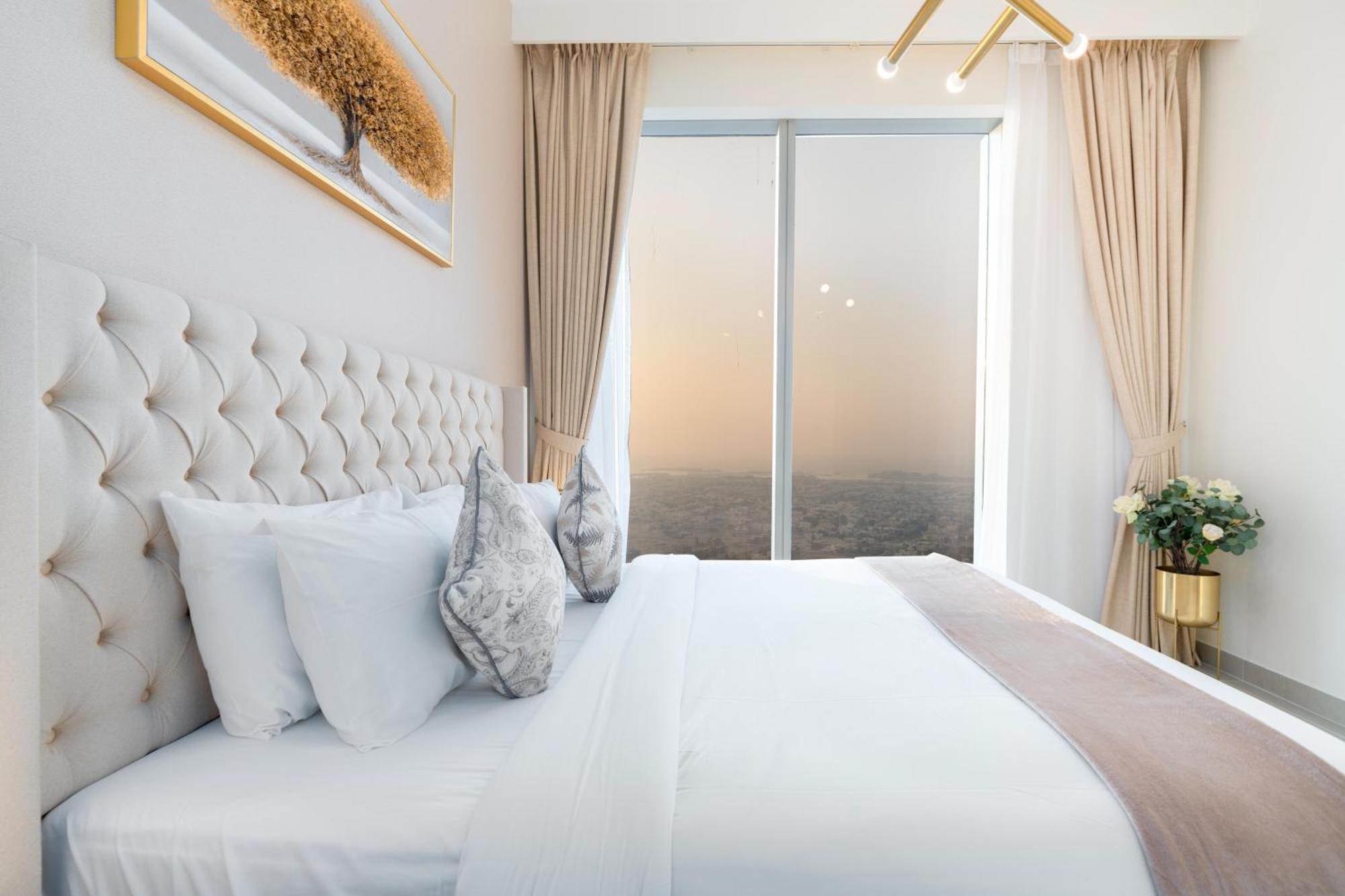 Ultimate / 2 Bedrooms / Sea Views / Downtown شقة