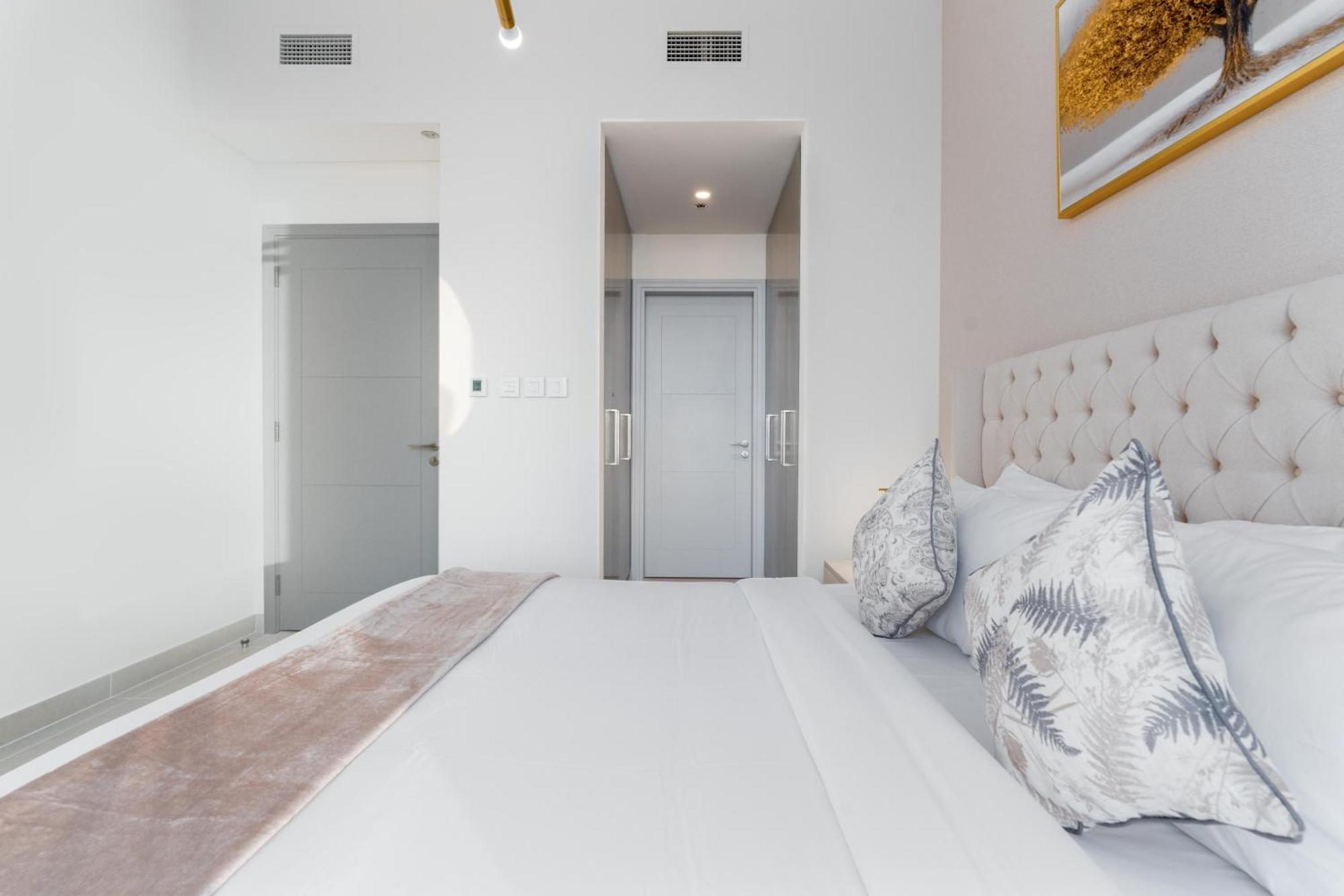 Ultimate / 2 Bedrooms / Sea Views / Downtown شقة دبي